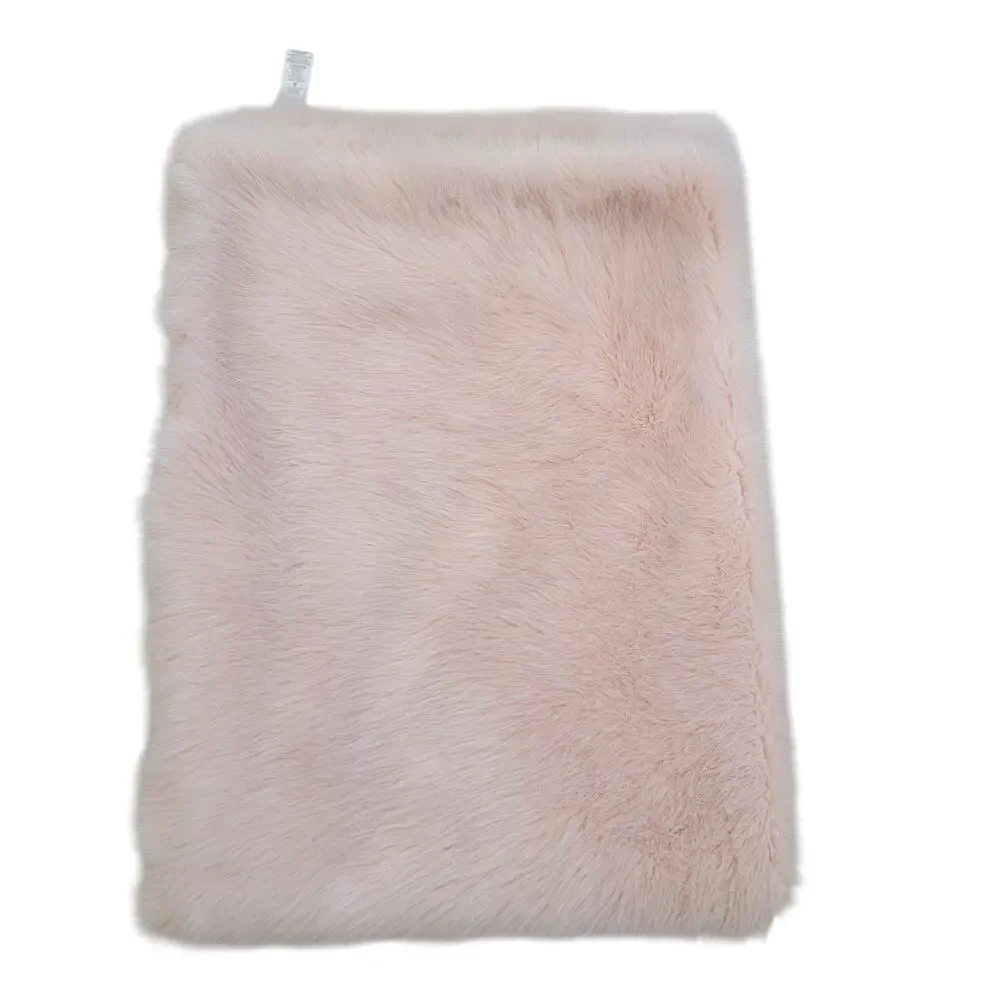 Pottery Barn Kids Faux Fur Eyelash Throw Blanket Rug Pink 45‎ x 60 Decor
